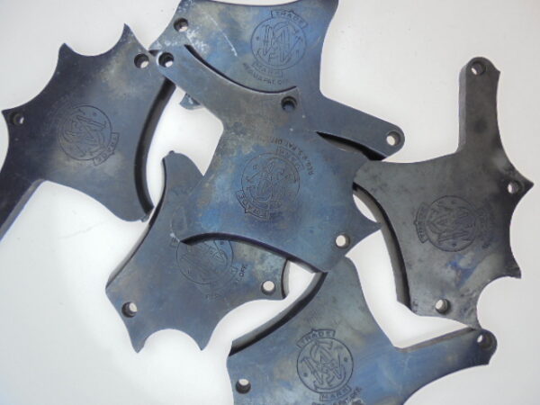 PLAQUE LOGO SMITH&WESSON CARCASSE K – Image 3